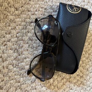 Ray-Ban Black Aviator Sunglasses Sleek Design